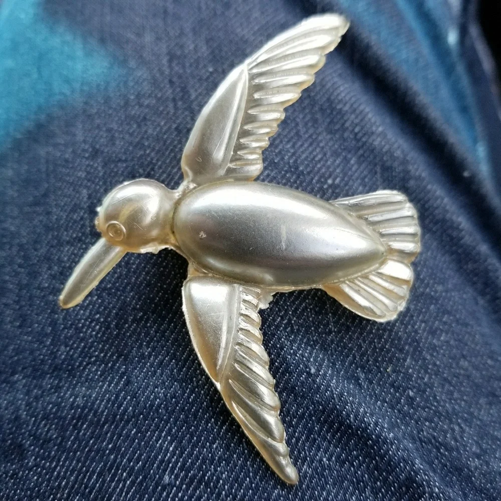 Vintage bird brooch moonglow broach white pin dove early plastic moon glow